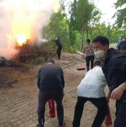 <strong>燕郊美林湾小区突发火灾 社区副书记林</strong>